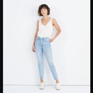 Madewell Mid Rise Skinny Crop Jeans in Asbury Wash Button Front 28 Ripped Knee